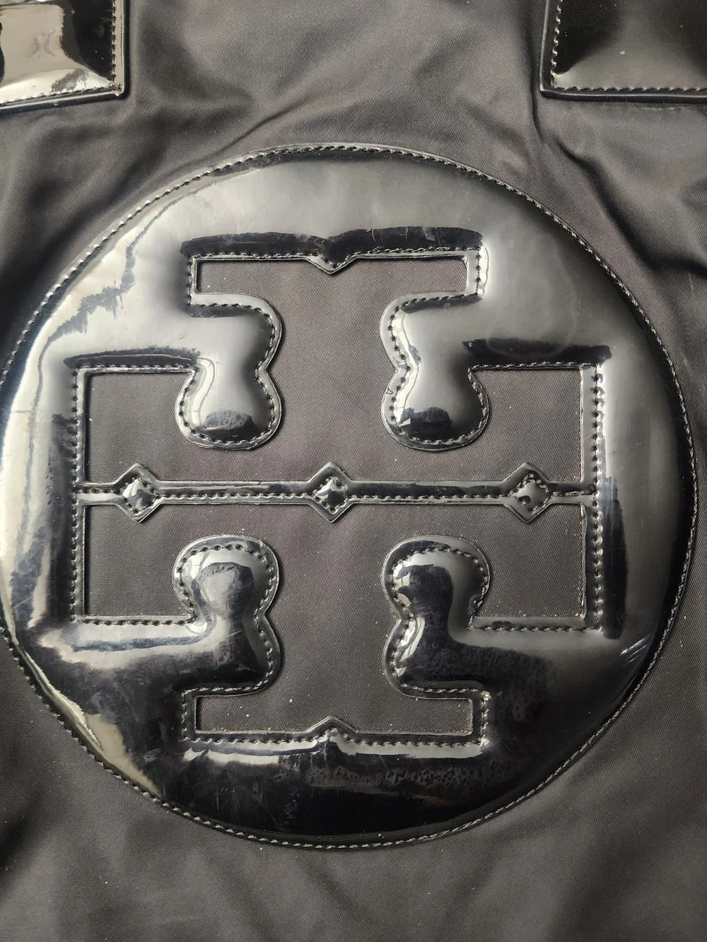 Tory Burch Black Patent Logo Tote Detail - Great Condition - Clean Inside - Picture 3 of 11